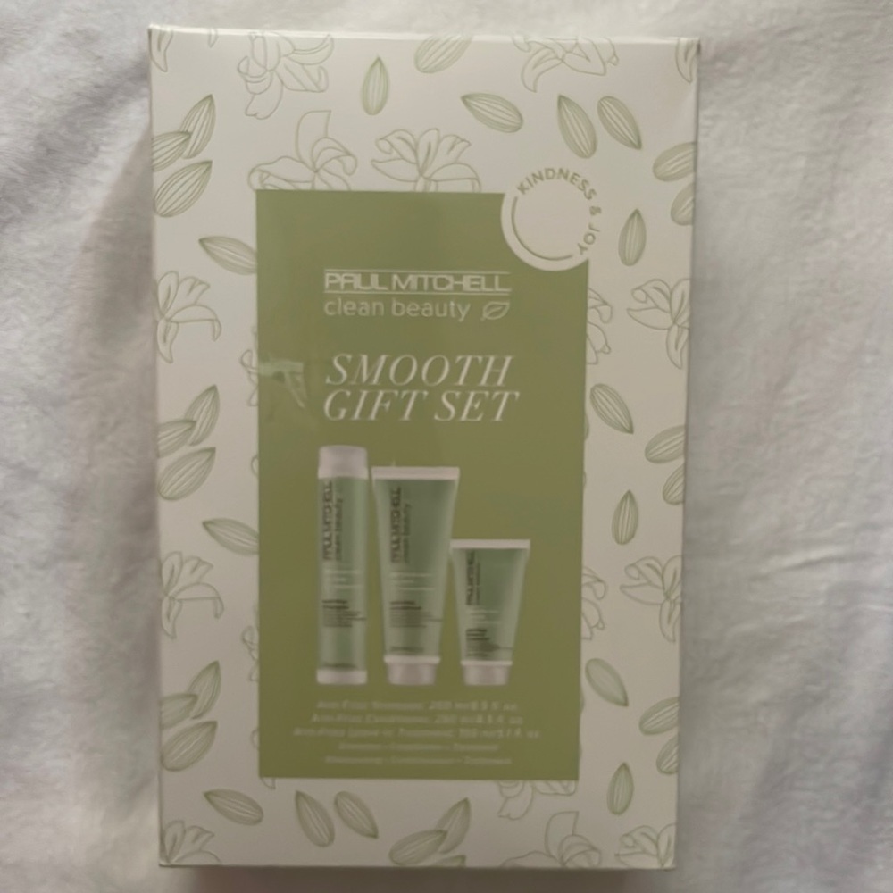 Paul Mitchell, clean beauty, smooth gift set. Anti-frizz three piece gift set.